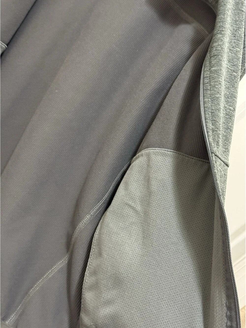 The North Face Men’s L Gray Heather Full Zip Jacket Lightweight Performance